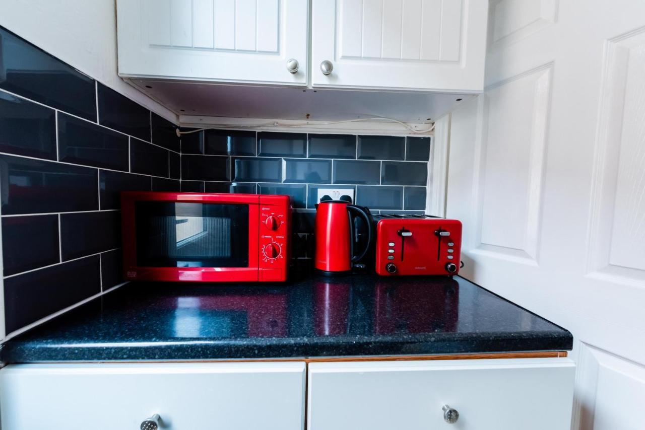 The Private Villa, Northampton Centre, 9 Beds, 5 Bedrooms, Sleeps 12 外观 照片