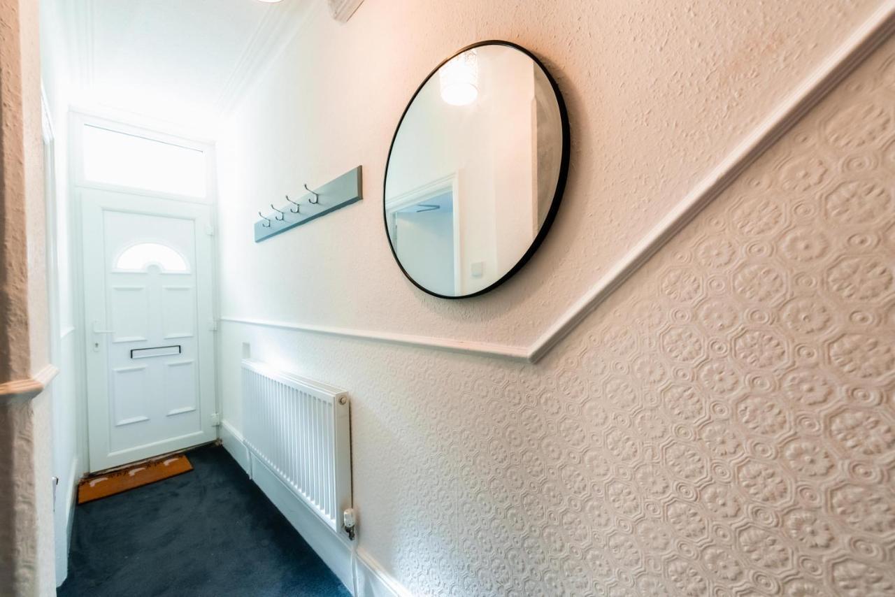 The Private Villa, Northampton Centre, 9 Beds, 5 Bedrooms, Sleeps 12 外观 照片