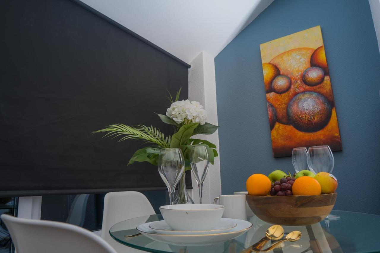 The Private Villa, Northampton Centre, 9 Beds, 5 Bedrooms, Sleeps 12 外观 照片